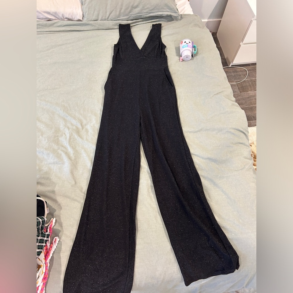 Sparkly black vneck jumpsuit bcbg generation